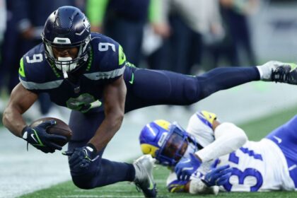 Seahawks place leading rusher Walker on IR