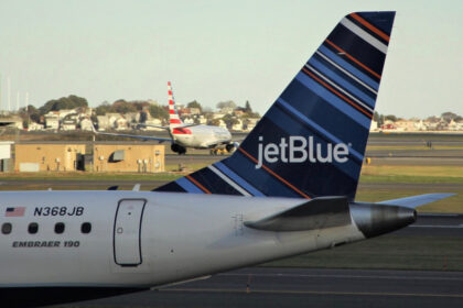 DEVELOPING: 2 People Found Dead Inside Landing Gear of JetBlue Airplane