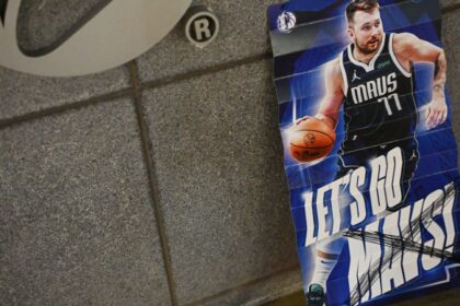 Fans say Mavs offering refunds after Luka trade