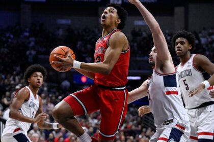 St. John’s rallies past UConn to win 10th straight