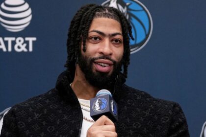 Davis: ‘My job’ to bring hope to forlorn Mavs fans