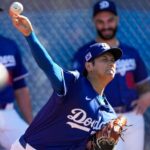 Dodgers’ Ohtani throws first bullpen of spring