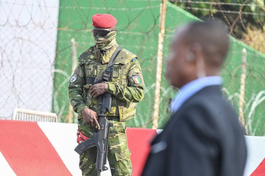 France returns sole military base to Ivory Coast