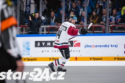 Extraliga play off 2025: Kořenář zavřel Kometě dveře. Sparta srovnala sérii a rozhodne doma