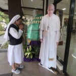 People around the world mourn the death of Pope Francis