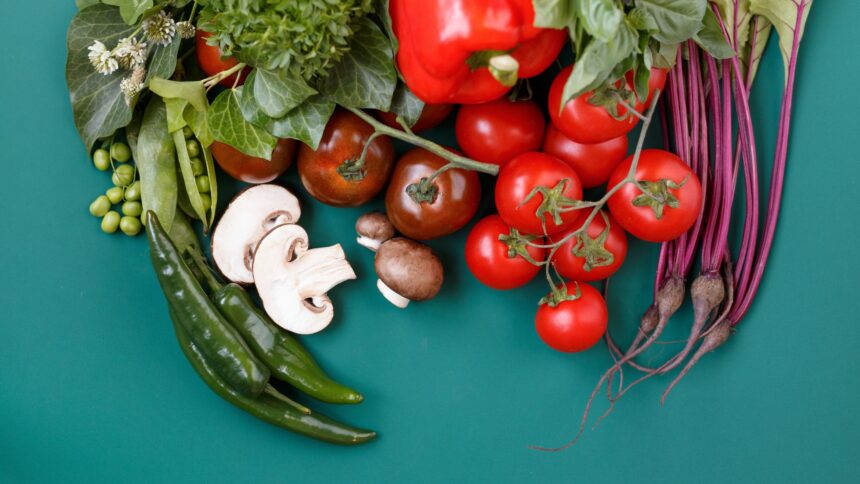 Endometriosis and Diet: The Best Foods to Eat and Avoid for Pain and Bloating