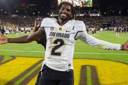 Browns end Sanders’ slide, pick QB in 5th round