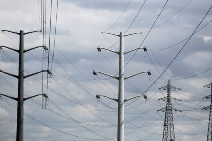 VIDÉO “Ça commence à nous inquiéter” : au cœur de la panne massive d’électricité qui touche l’Espagne et le Portugal