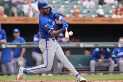 Royals, last in HRs, belt team-record 7 vs. Orioles