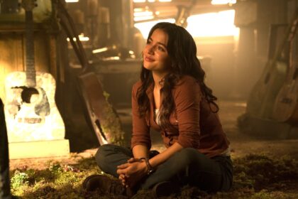 ‘The Last of Us’ Star Isabela Merced on Dina and Ellie’s Romance, Getting That Sex Scene Right and LGBTQ Representation: ‘No One Actually Thinks I’m Queer’