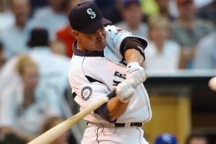 Rangers turn to Bret Boone as new hitting coach