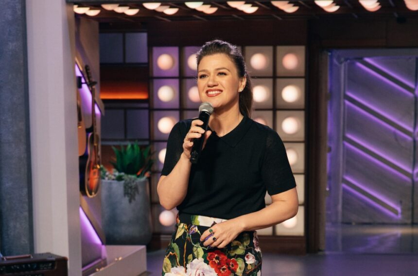 Kelly Clarkson Tells Fans She’s ‘Bummed’ Her Talk Show Stops Her From Touring During NJ Concert
