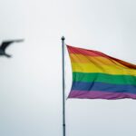 Regnbueflagg revet ned før prideparade i Volda