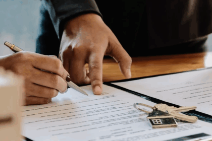 Man Shares How His Father Dǝalt With An Agent Trying To Ext0rt A Young Couple