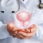 Cum îți dai seama dacă ai cancer la vezica urinară. „Mulți pacienți ajung la spital doar după ce observă …”