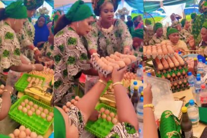 “Abeg how dey wan carry these one reach house” – Tongue w@gs as a party host distributes a crate of eggs as a souvenir (WATCH)