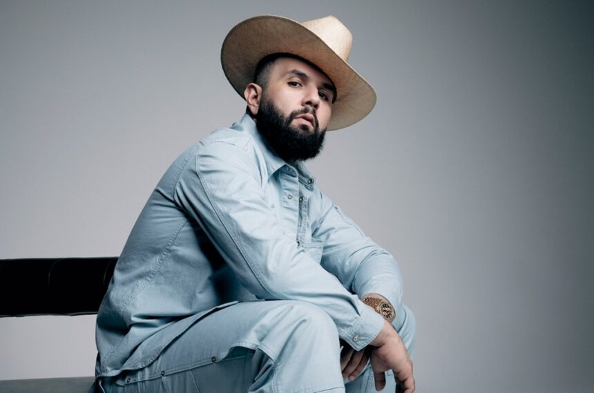 Carín León Nabs Fourth No. 1 on Latin Airplay Chart With ‘Ahí Estabas Tú’