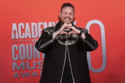 Jelly Roll Gives Inspirational Speech to Inmates During a Surprise Visit to Minnesota Jail