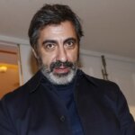 Así es el jardín donde Juan del Val y Nuria Roca se relajan en casa: un acogedor rincón con mucho verde, toques boho y a todo color