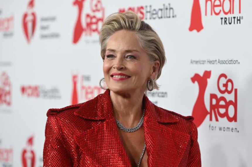 Sharon Stone, actriz (67 años): “Recomiendo entrenar 3 o 4 veces a la semana durante 45 minutos o 1 hora la disciplina que más te guste. Yo acabo de probar pilates y barre”