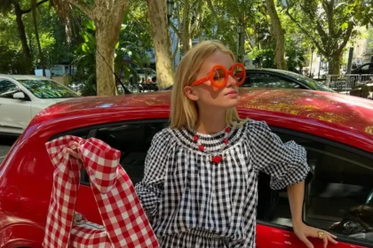 Este conjunto de lino de Zara Kids es perfecto para bajitas y queda ideal con alpargatas