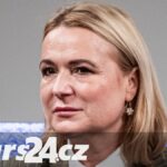 V centru Prahy bouralo auto s ministryní Černochovou