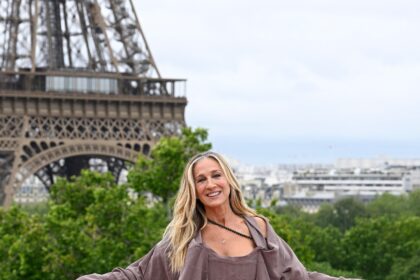 This Styling Trick Makes No Sense–Unless You’re Sarah Jessica Parker