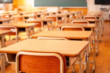 BREAKING! Școală de la 8:00 la 17:00 pentru elevi, în programul de guvernare al lui Ilie Bolojan