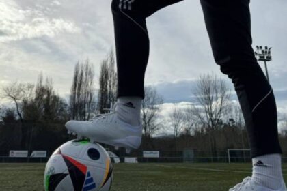 Domina el campo de fútbol con las icónicas adidas Predator Elite al precio más competitivo del año