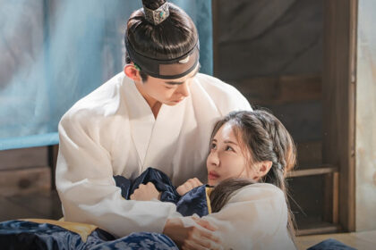 Seohyun Struggles To Outwit Taecyeon’s Fierce Pursuit In “The First Night With The Duke”