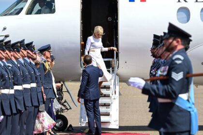 Unangenehm: Brigitte Macron ignoriert Ehemann Emmanuel