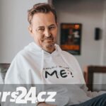 V případu smrti Matthewa Perryho došlo k zásadnímu zvratu!