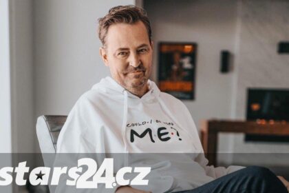 V případu smrti Matthewa Perryho došlo k zásadnímu zvratu!