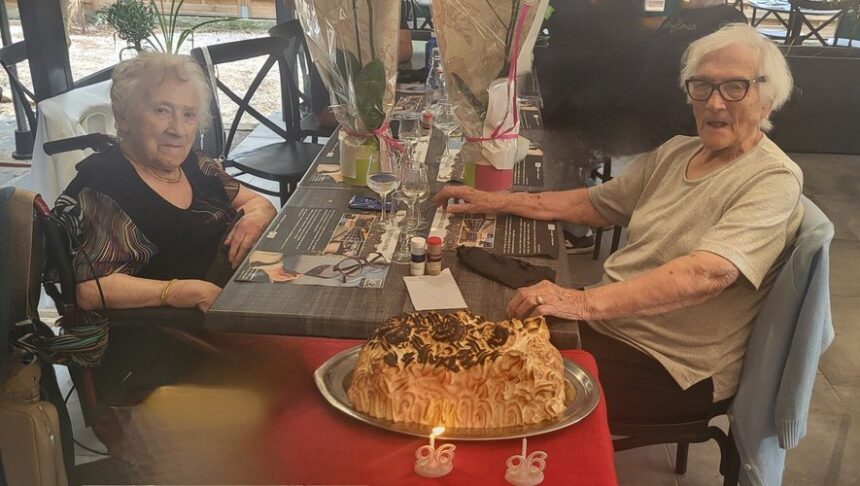 Deux sœurs jumelles venues fêter leurs 96 ans à La Noria