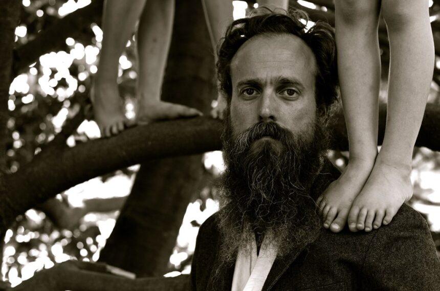 Iron & Wine and Ben Bridwell Preview New EP With Cover of Kendrick Lamar & SZA’s ‘Luther’