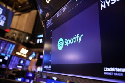 Universal Music and Spotify Share Price Declines Highlight a Bad Week for Music Stocks
