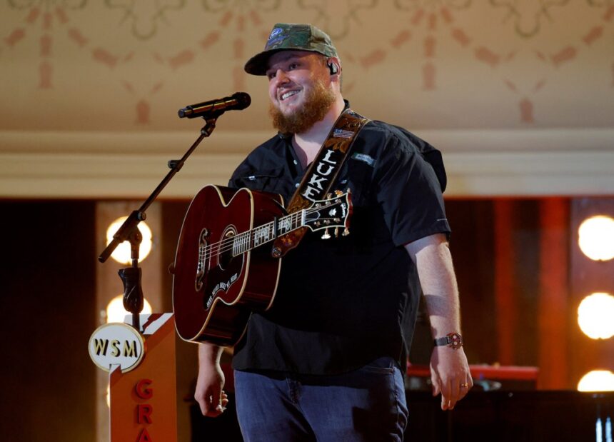 Luke Combs Was Once Forced to Choose Between Music & A College Frat: ‘I Made the Right Choice’
