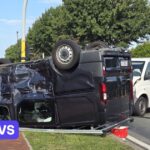 Twee zwaargewonden bij botsing tussen bestelwagens in Oostende