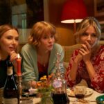 ‘My Mother’s Wedding’ Review: Scarlett Johansson and Sienna Miller Play Sisters in a Warm Family Dramedy