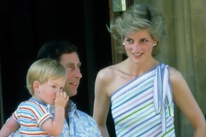 Las vacaciones en Mallorca de Lady Di junto a Carlos y sus hijos, Guillermo y Harry en los 90