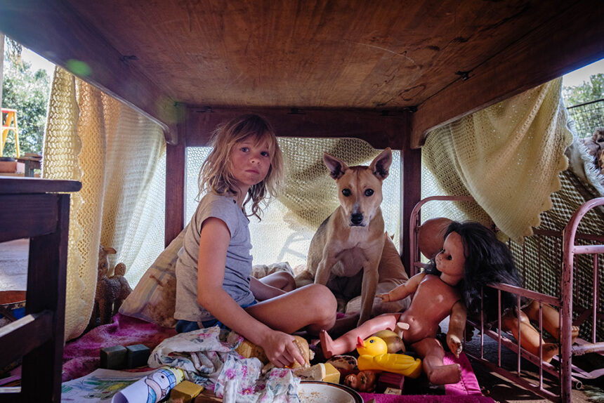 ‘Don’t Let’s Go to the Dogs Tonight’ Review: Embeth Davidtz Captures a Changing Africa Through a Child’s Eyes