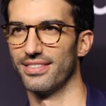 In Millionenhöhe: Justin Baldoni hat Online-Guru angeheuert