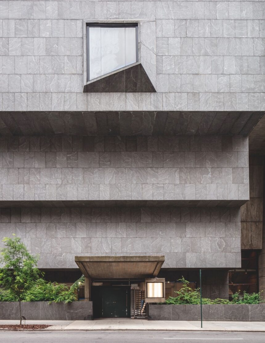 Sotheby’s estrena sede en Nueva York y es uno de los edificios brutalistas más icónicos de Marcel Breuer